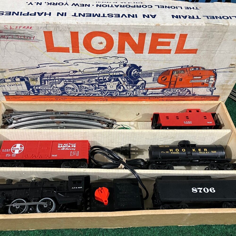 Vintage Lionel 0 Gauge Train Set